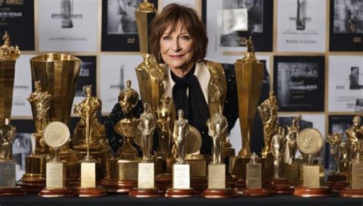 Amanda Plummer Net Worth Income
