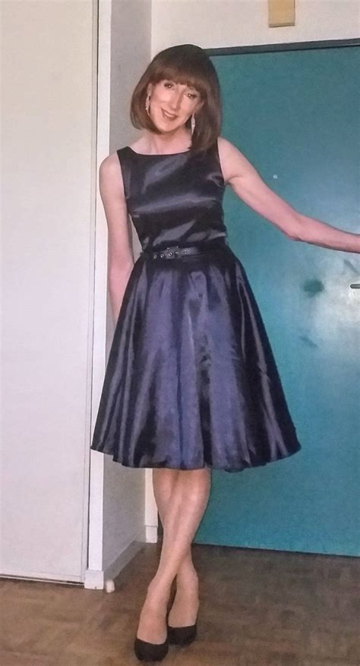 Cross-Dressing And Artistic Legacy Explored