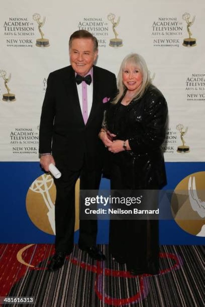 Lorri Scott Net Worth Income